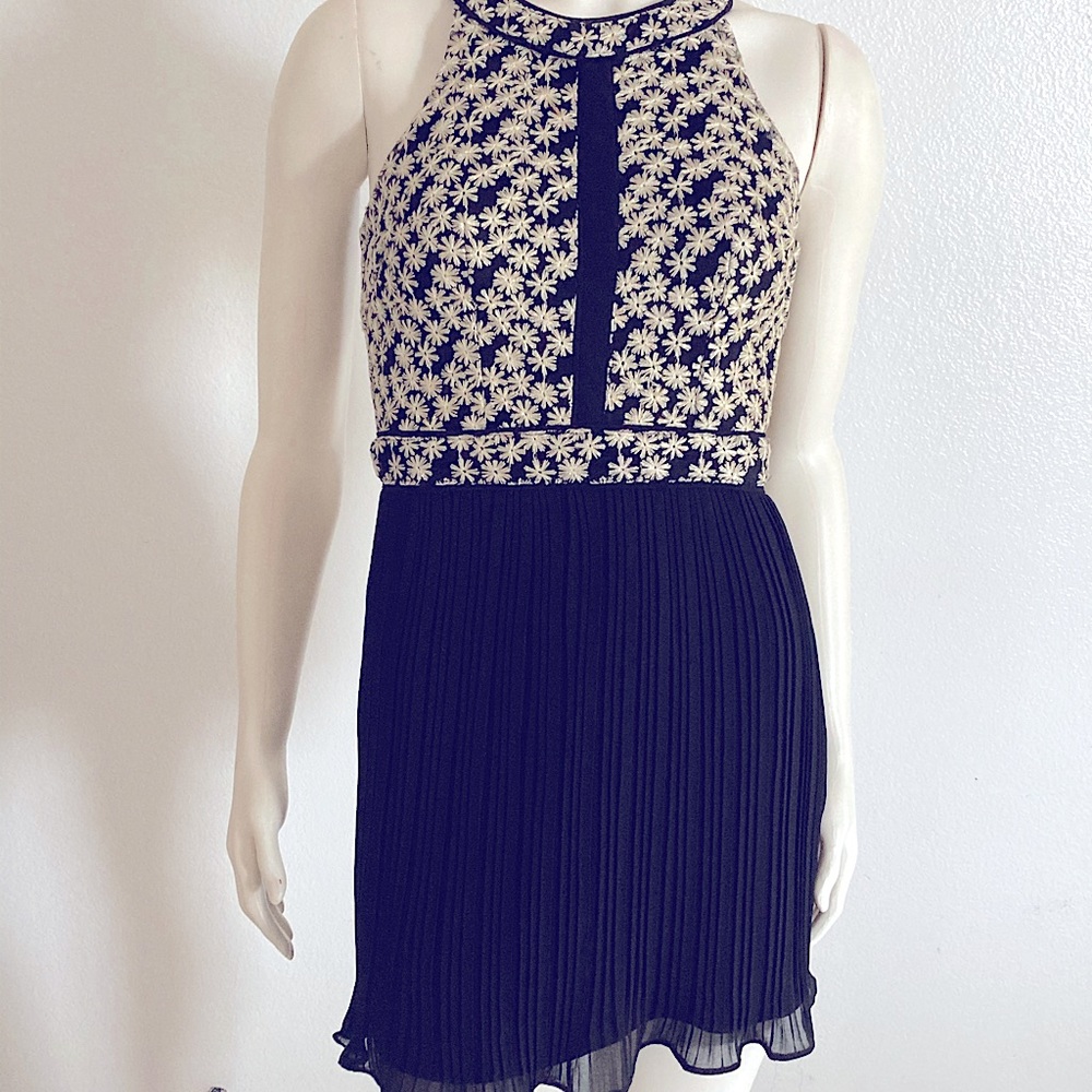 Small Black and Gold dress 🖤🤎